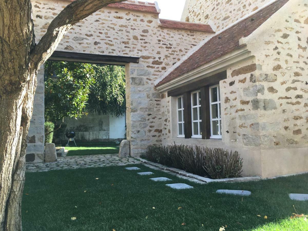 La Maison D'Emilie - Chambres D'Hotes Chaumes-en-Brie Kültér fotó